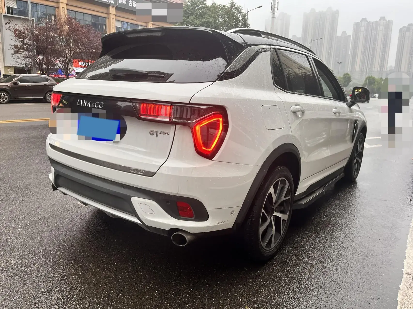 2017 LYNK&CO 01 thumbnail 4