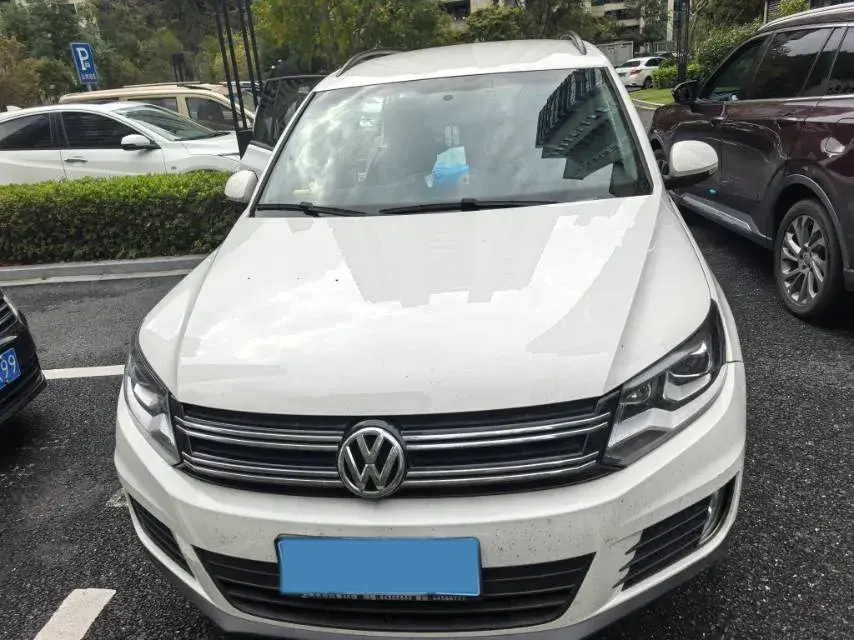 2017 VOLKSWAGEN TIGUAN thumbnail 2