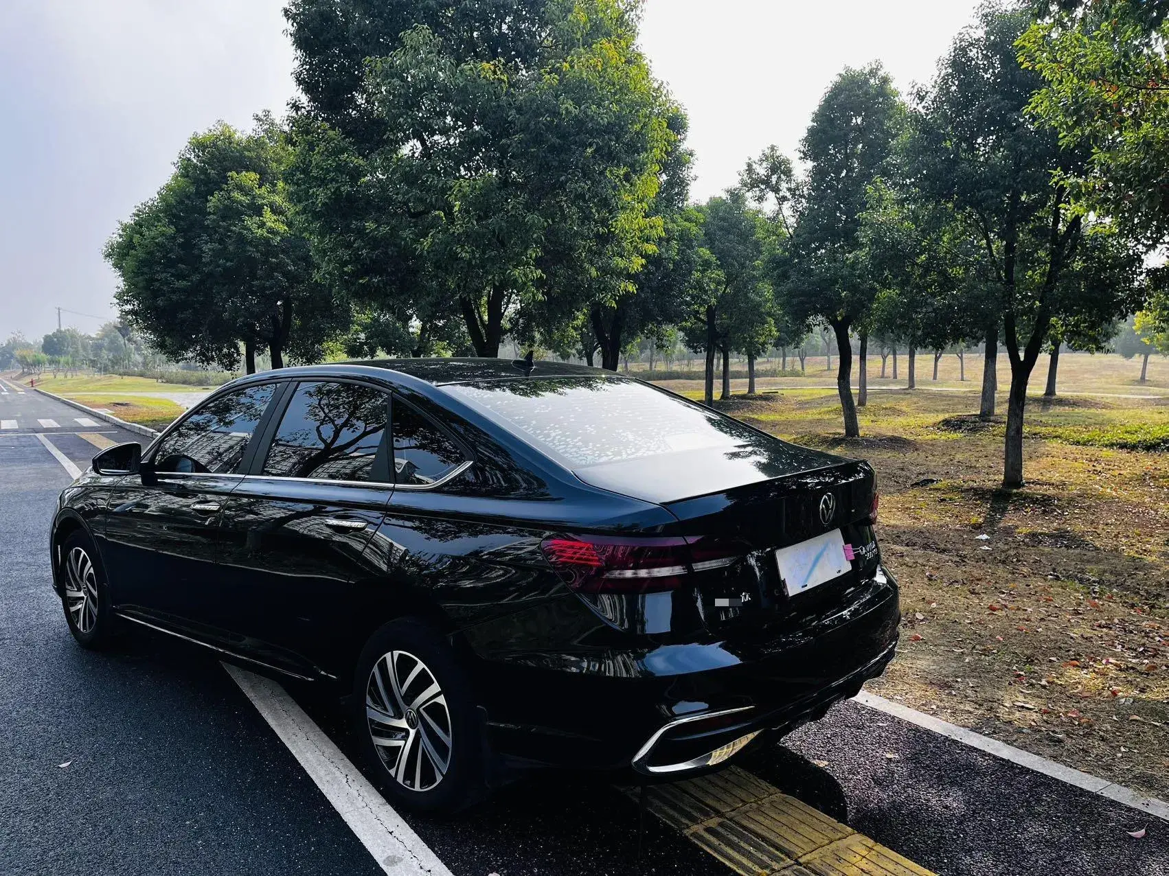 2023 VOLKSWAGEN LAVIDA thumbnail 4