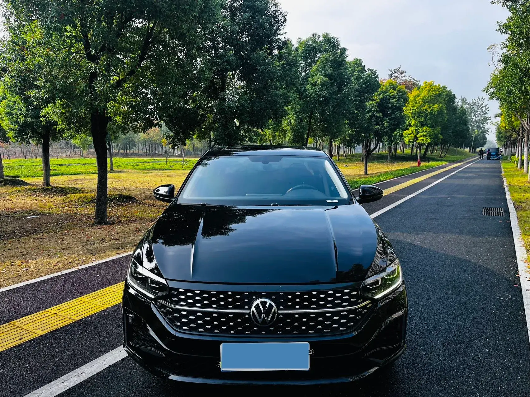 2023 VOLKSWAGEN LAVIDA thumbnail 2