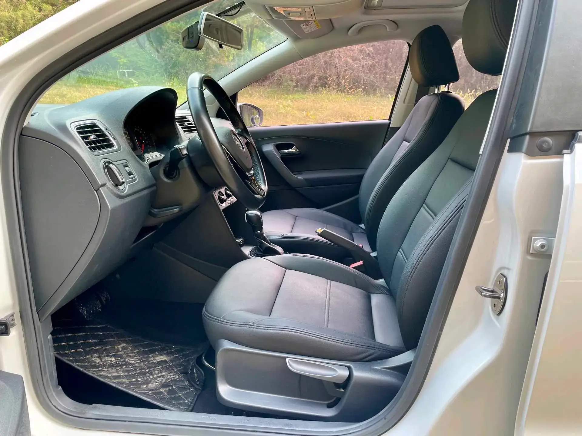 2018 VOLKSWAGEN POLO thumbnail 2