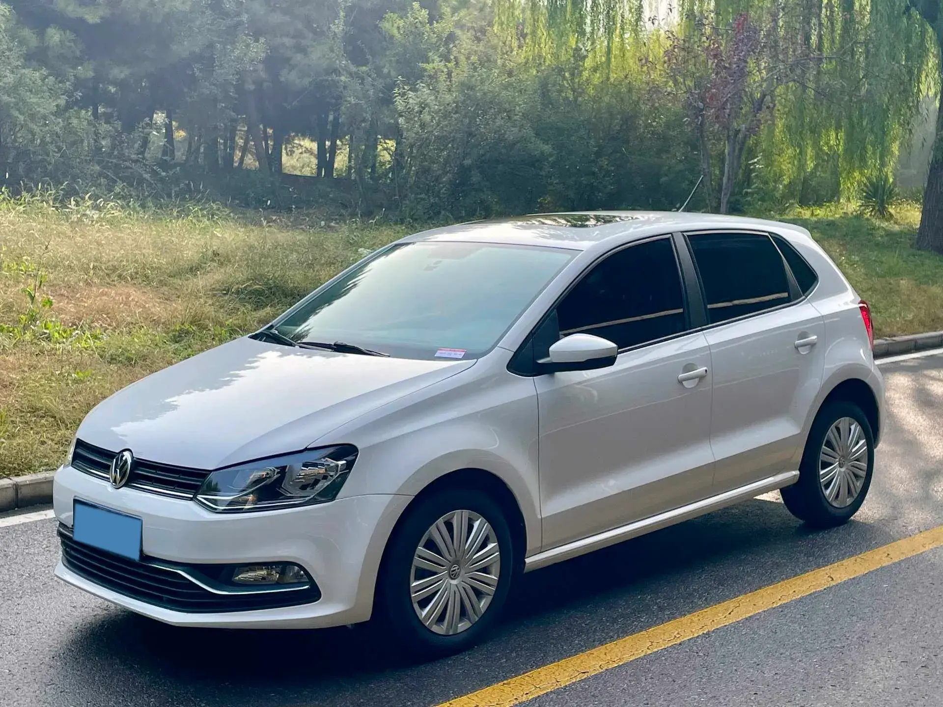 2018 VOLKSWAGEN POLO view 1