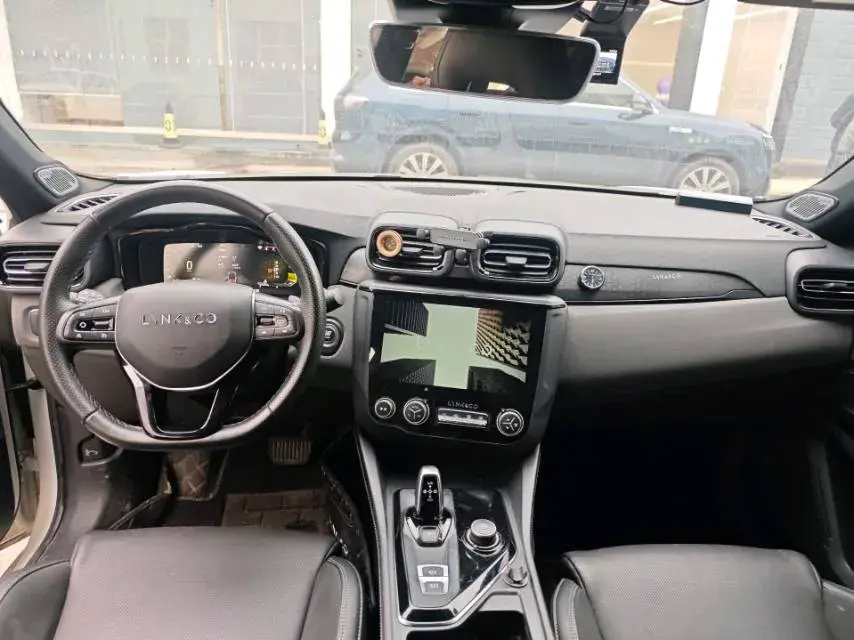 2021 LYNK&CO 03 thumbnail 3