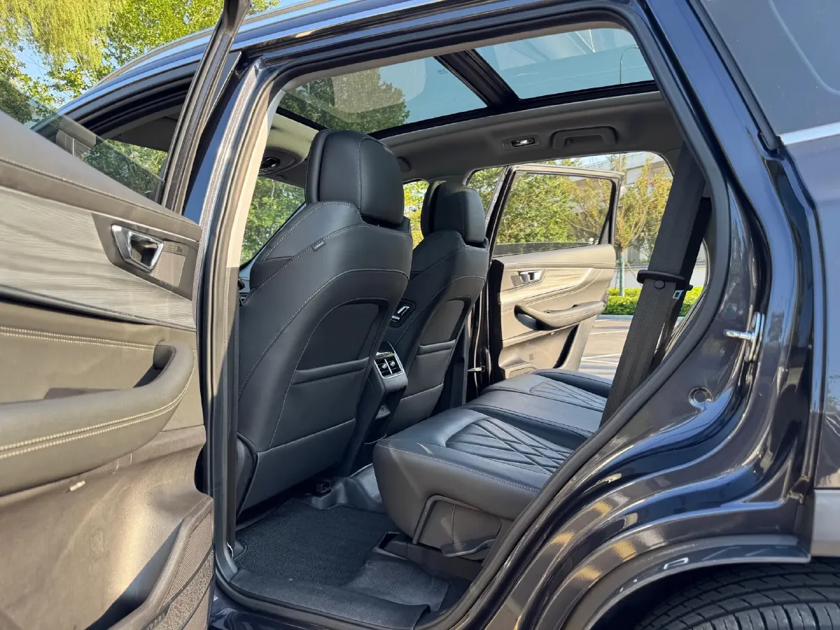 2022 Chery Tiggo 8 Plus e+ 1.5T 156HP L4 3DHT PHEV 19.27KWH,autocango,china used car exporter,china ev exporter,chinese used car exporter,chinese used ev exporter