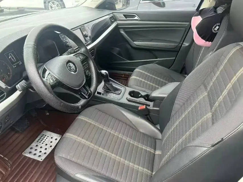 2019 VOLKSWAGEN LAVIDA thumbnail 3