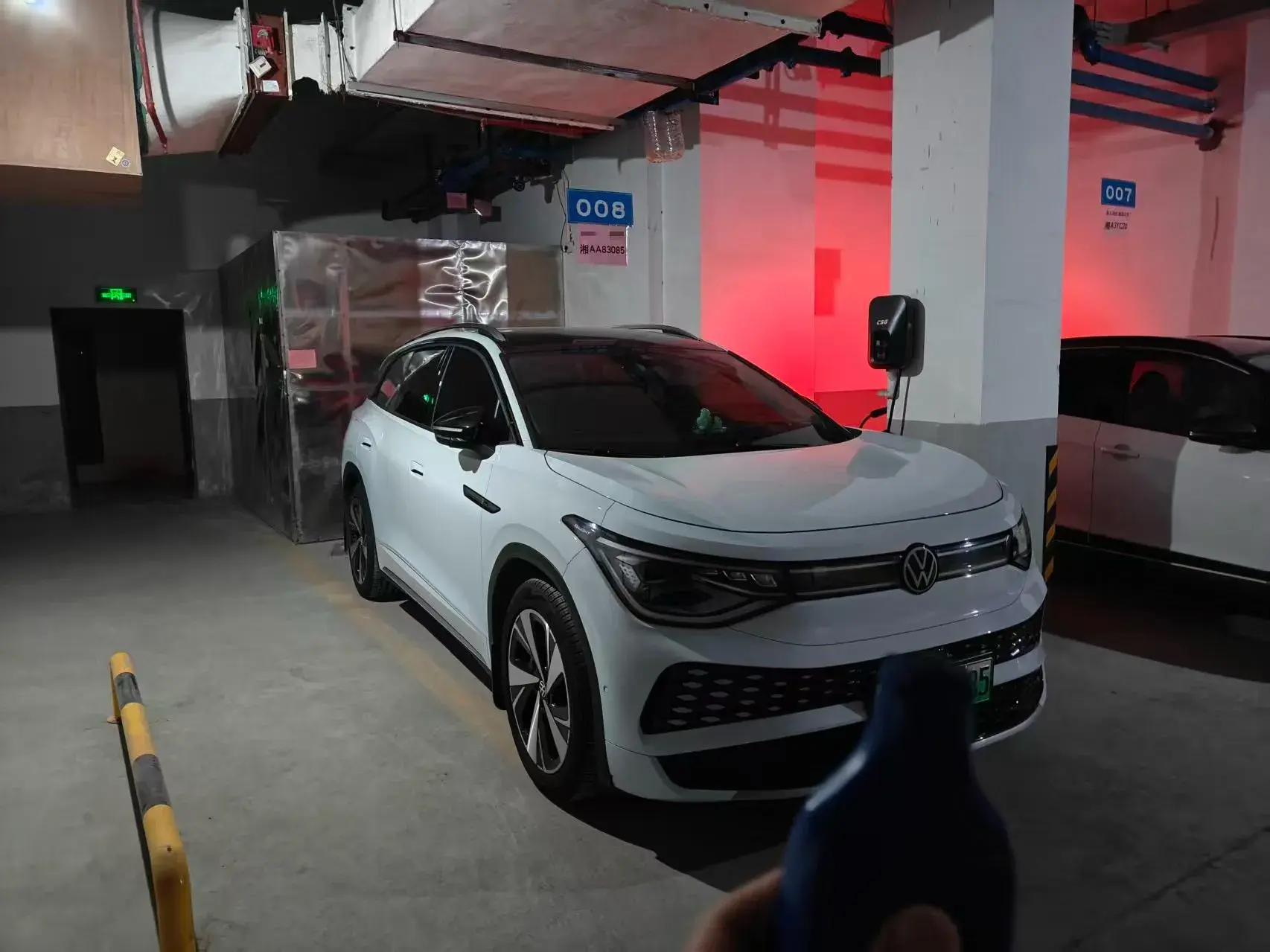 2022 VOLKSWAGEN ID.6 thumbnail 3