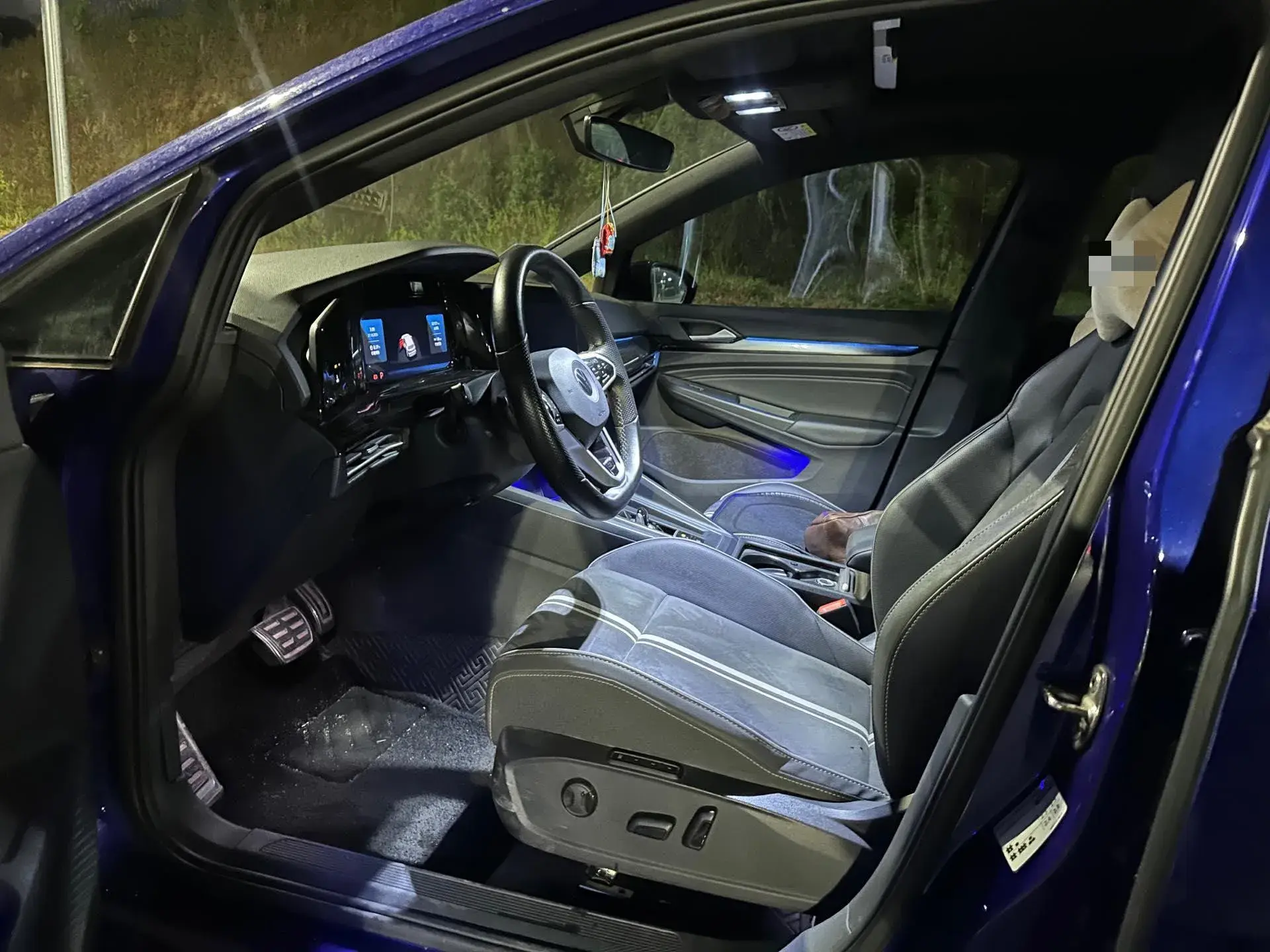 2021 VOLKSWAGEN GOLF thumbnail 4