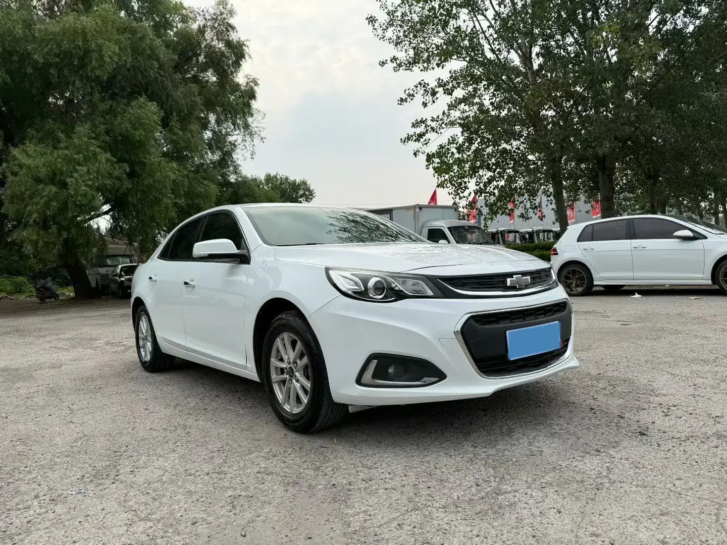 2018 CHEVROLET MALIBU thumbnail 2