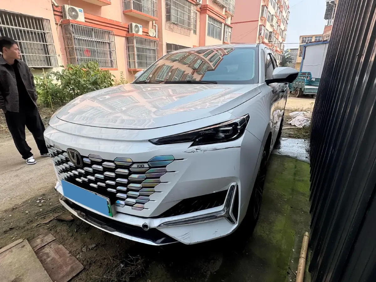 2023 ChangAn UNI-K iDD 1.5T 170HP L4 6TCT PHEV 28.39KWH