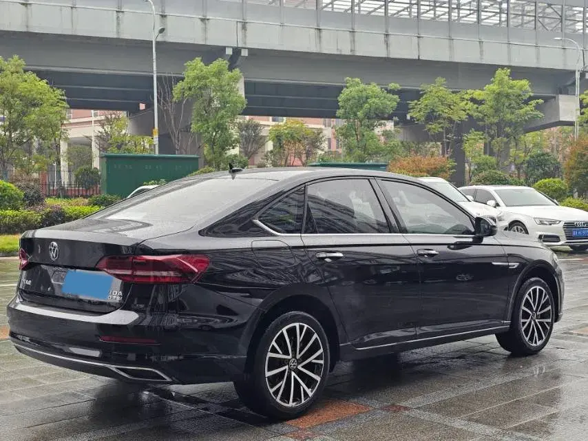 2021 VOLKSWAGEN LAVIDA thumbnail 2