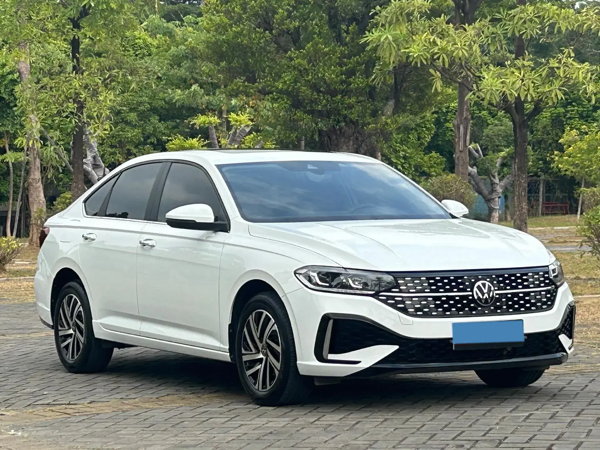 2024 VOLKSWAGEN LAVIDA thumbnail 2