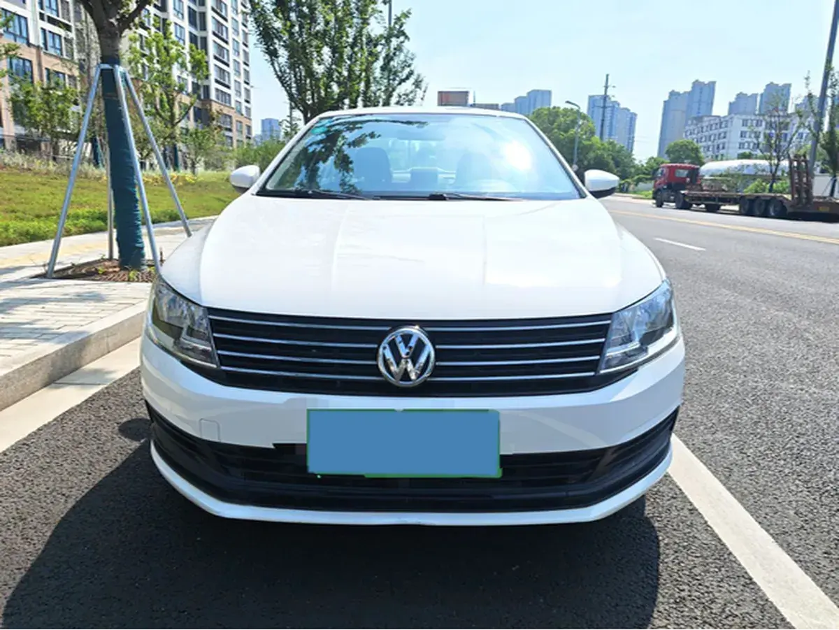 2017 VOLKSWAGEN LAVIDA thumbnail 2