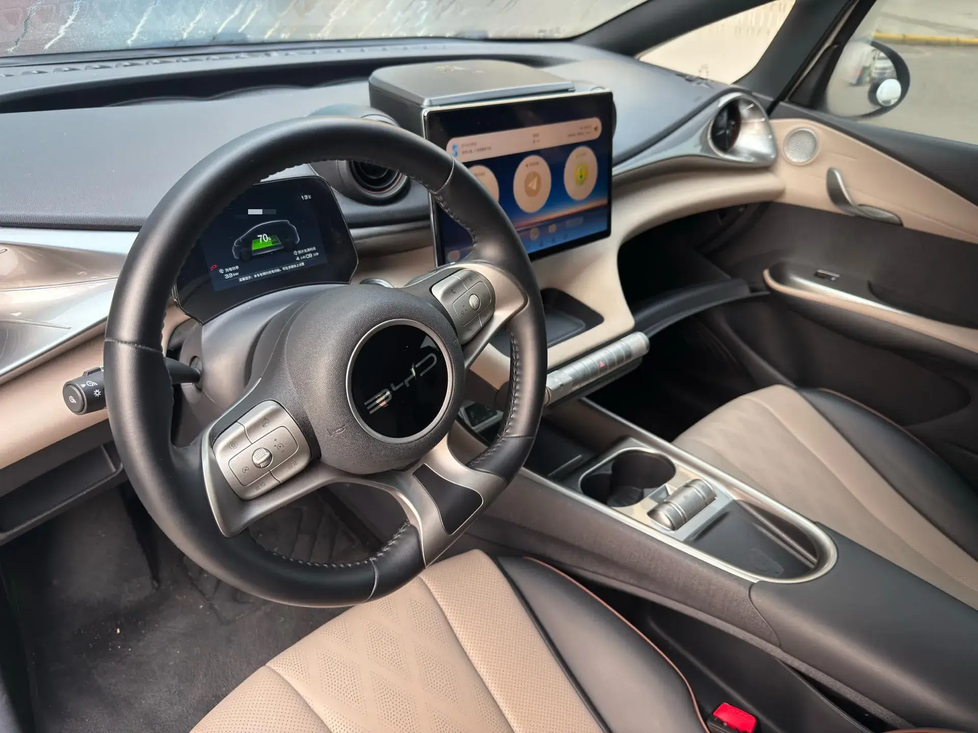 2023 BYD DOLPHIN thumbnail 3