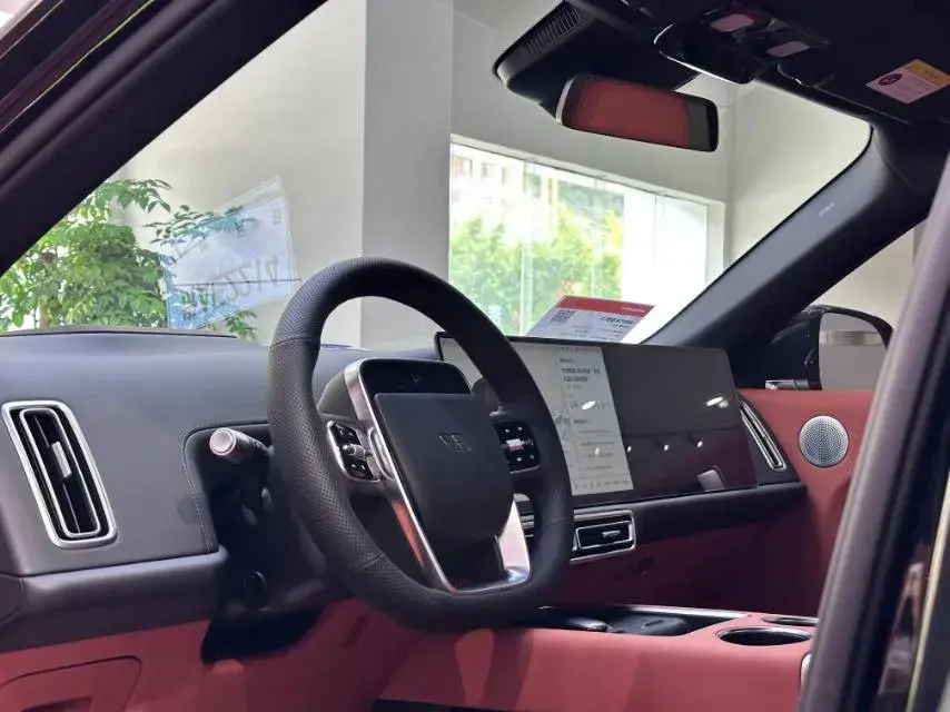 2024 LI L9 thumbnail 4