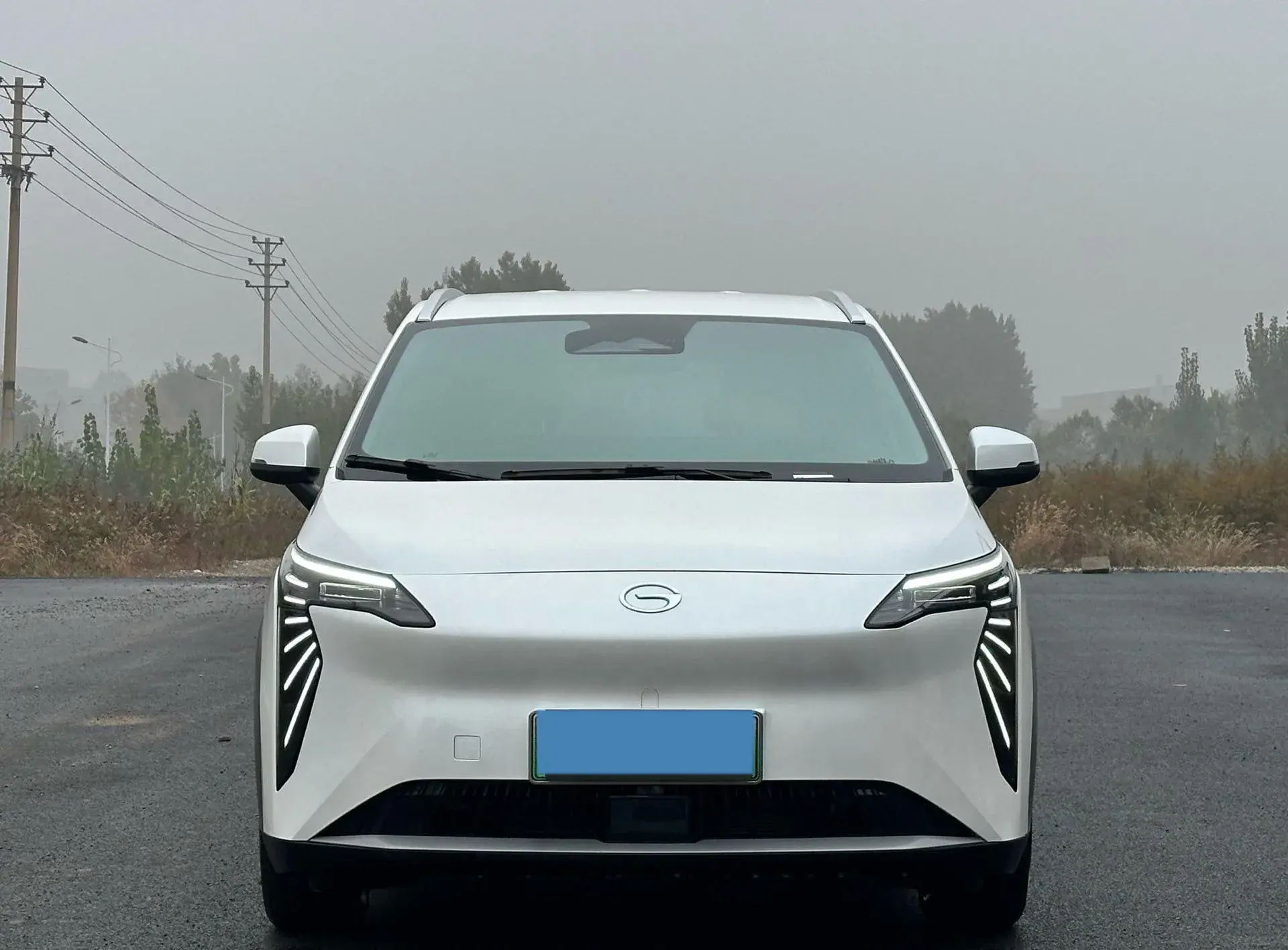 2023 AION Y thumbnail 2