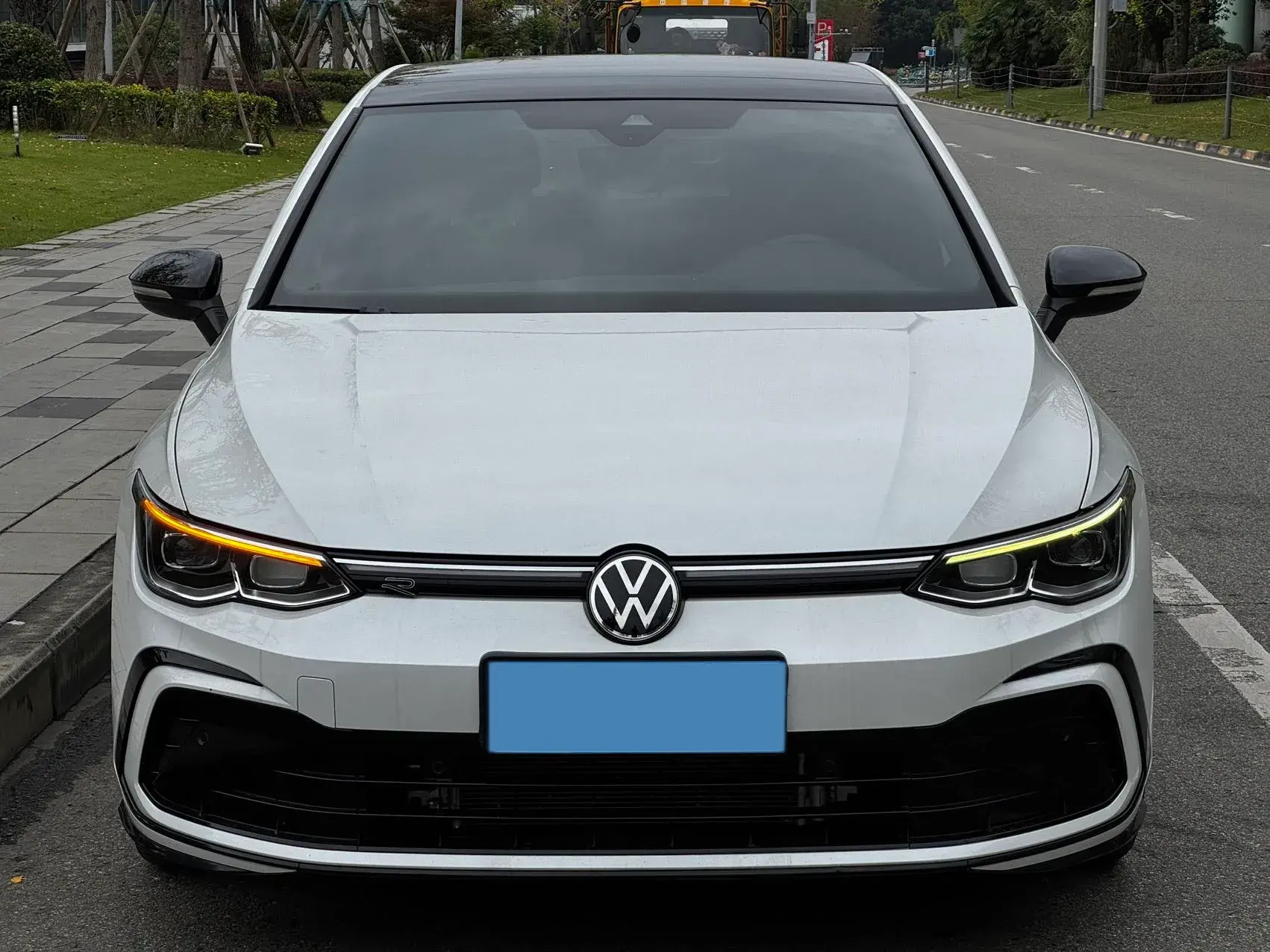 2021 VOLKSWAGEN GOLF thumbnail 4