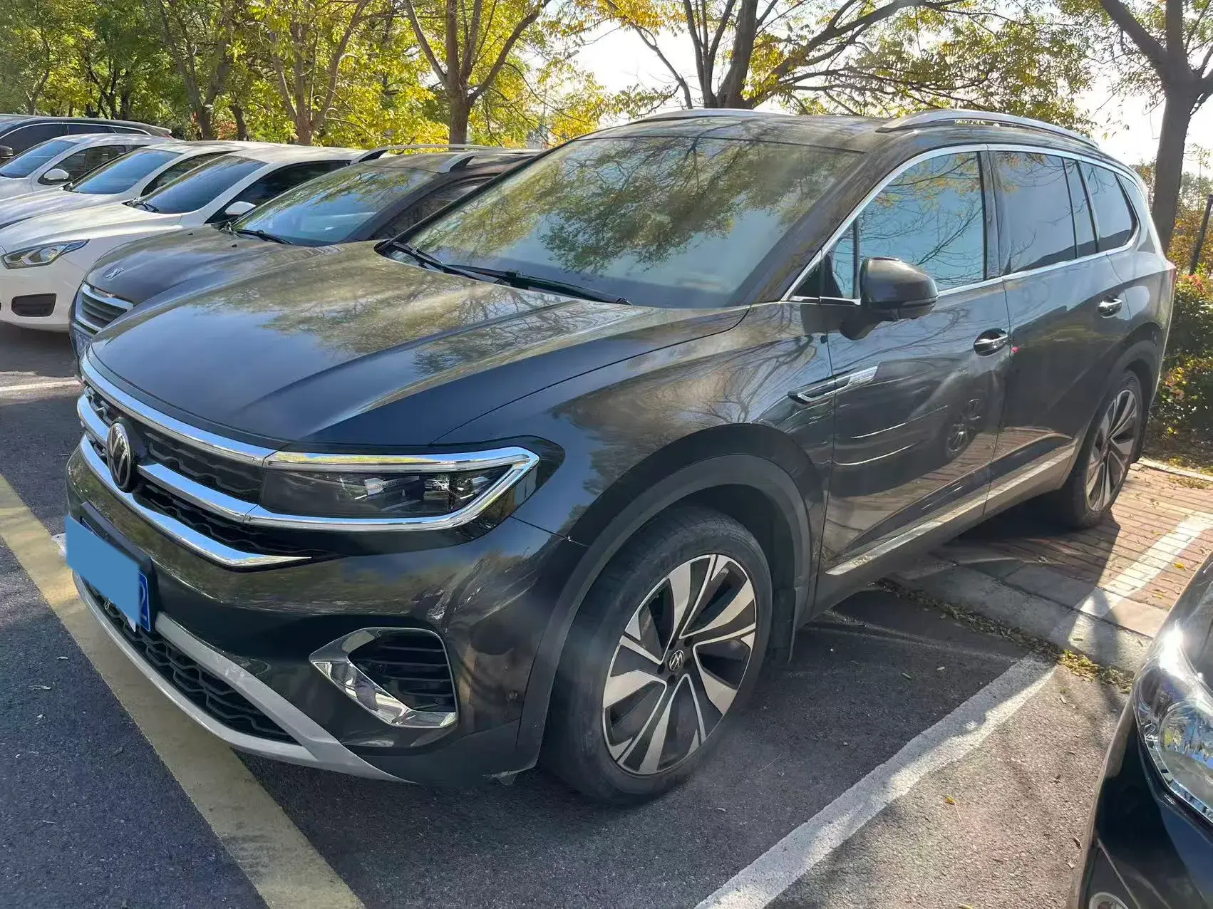 2021 VOLKSWAGEN TALAGON view 1
