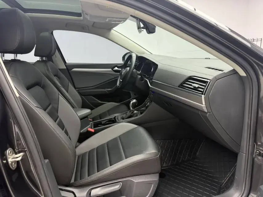 2021 VOLKSWAGEN SAGITAR thumbnail 4