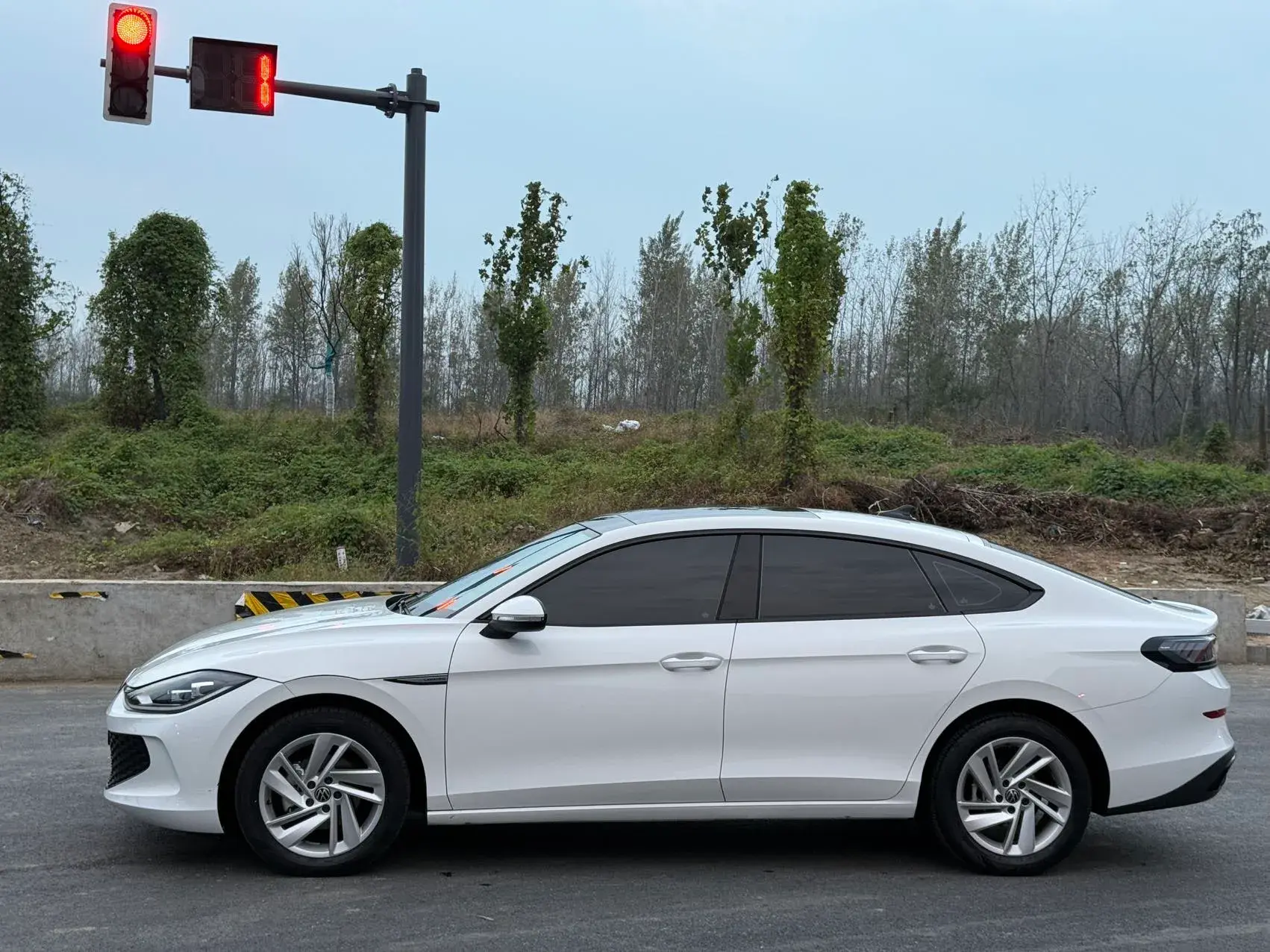 2022 VOLKSWAGEN LAMANDO thumbnail 3