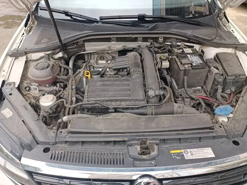 2021 VOLKSWAGEN LAMANDO thumbnail 3