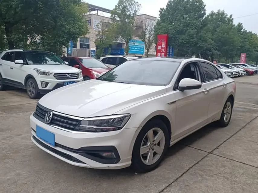 2021 VOLKSWAGEN LAMANDO view 1