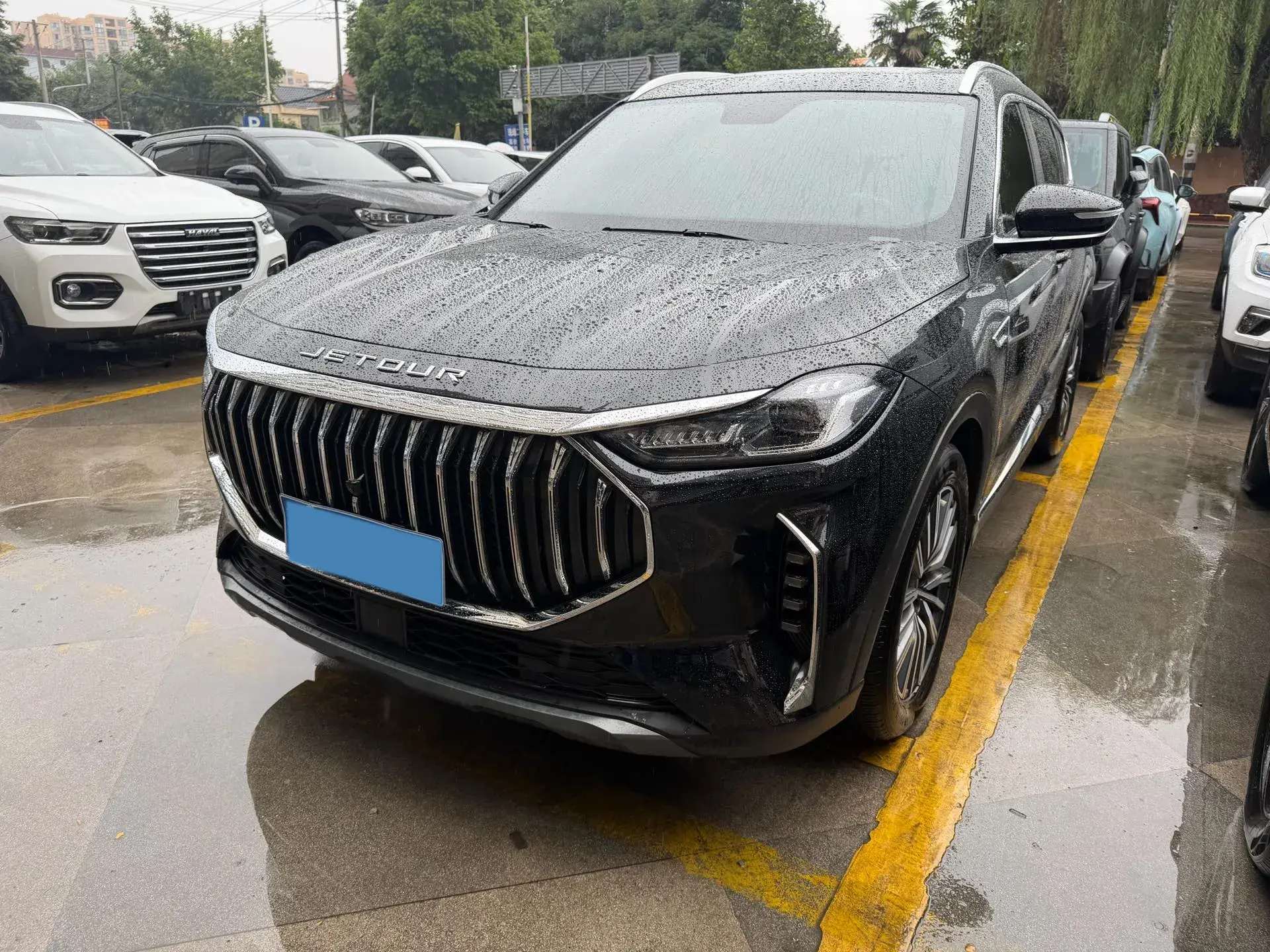 2023 JETOUR X70 view 1