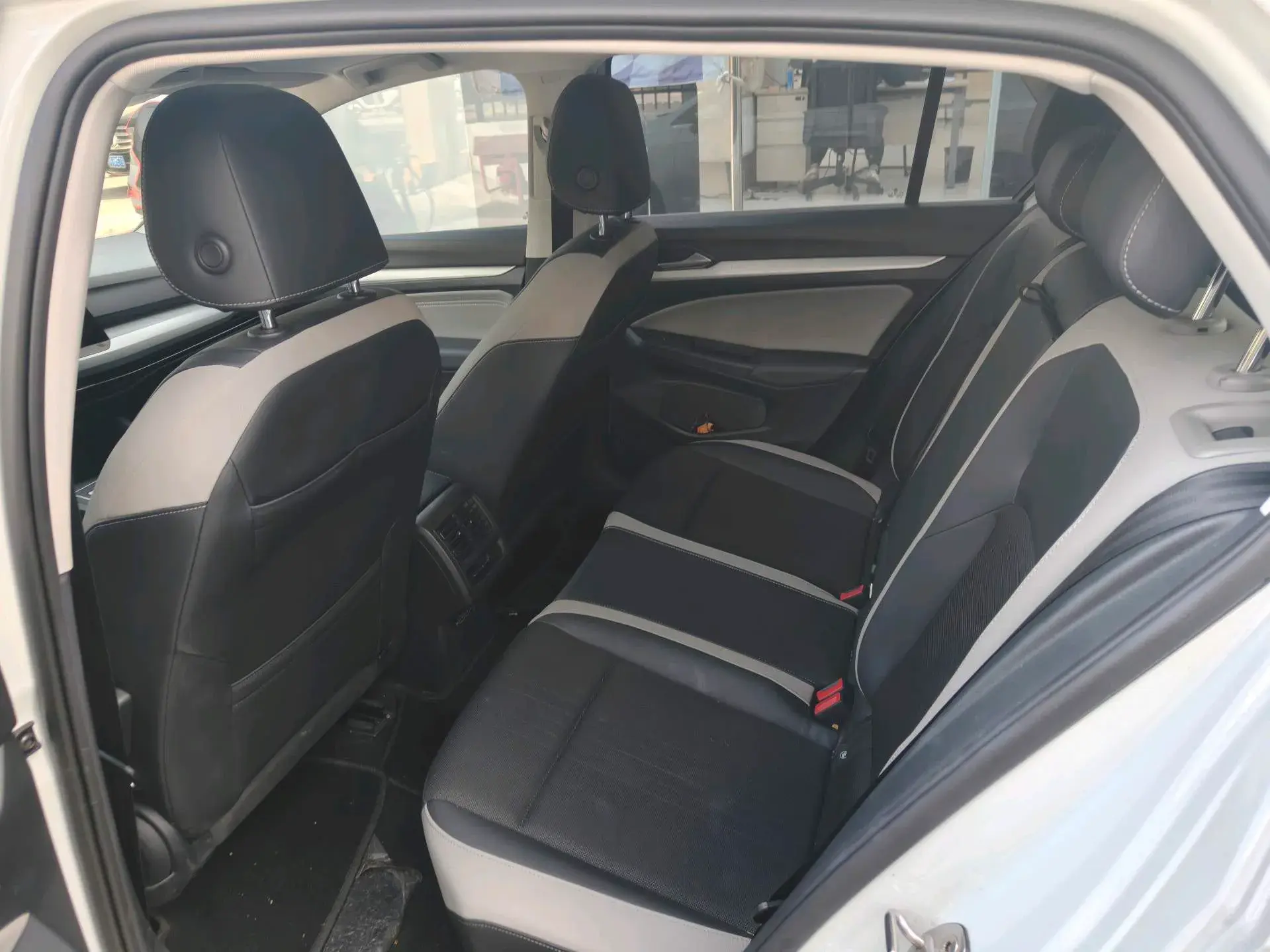 2021 VOLKSWAGEN GOLF thumbnail 2