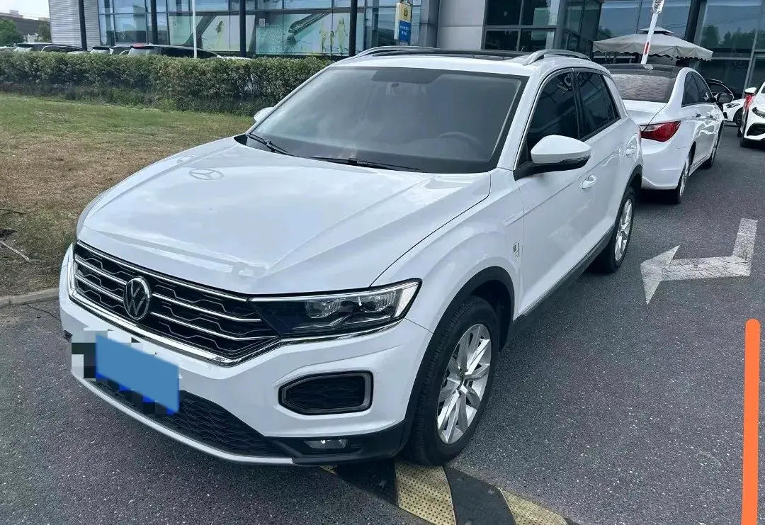 2022 VOLKSWAGEN T-ROC view 1