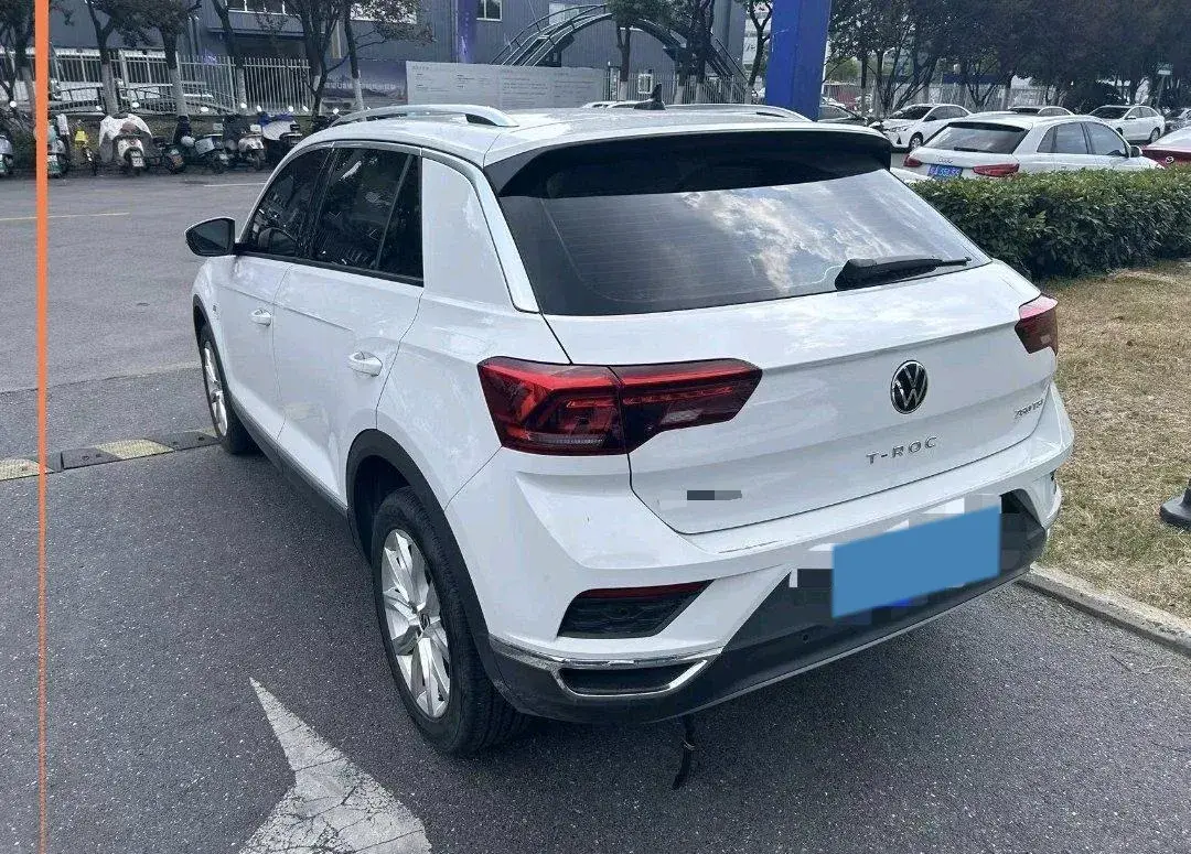 2022 VOLKSWAGEN T-ROC thumbnail 2
