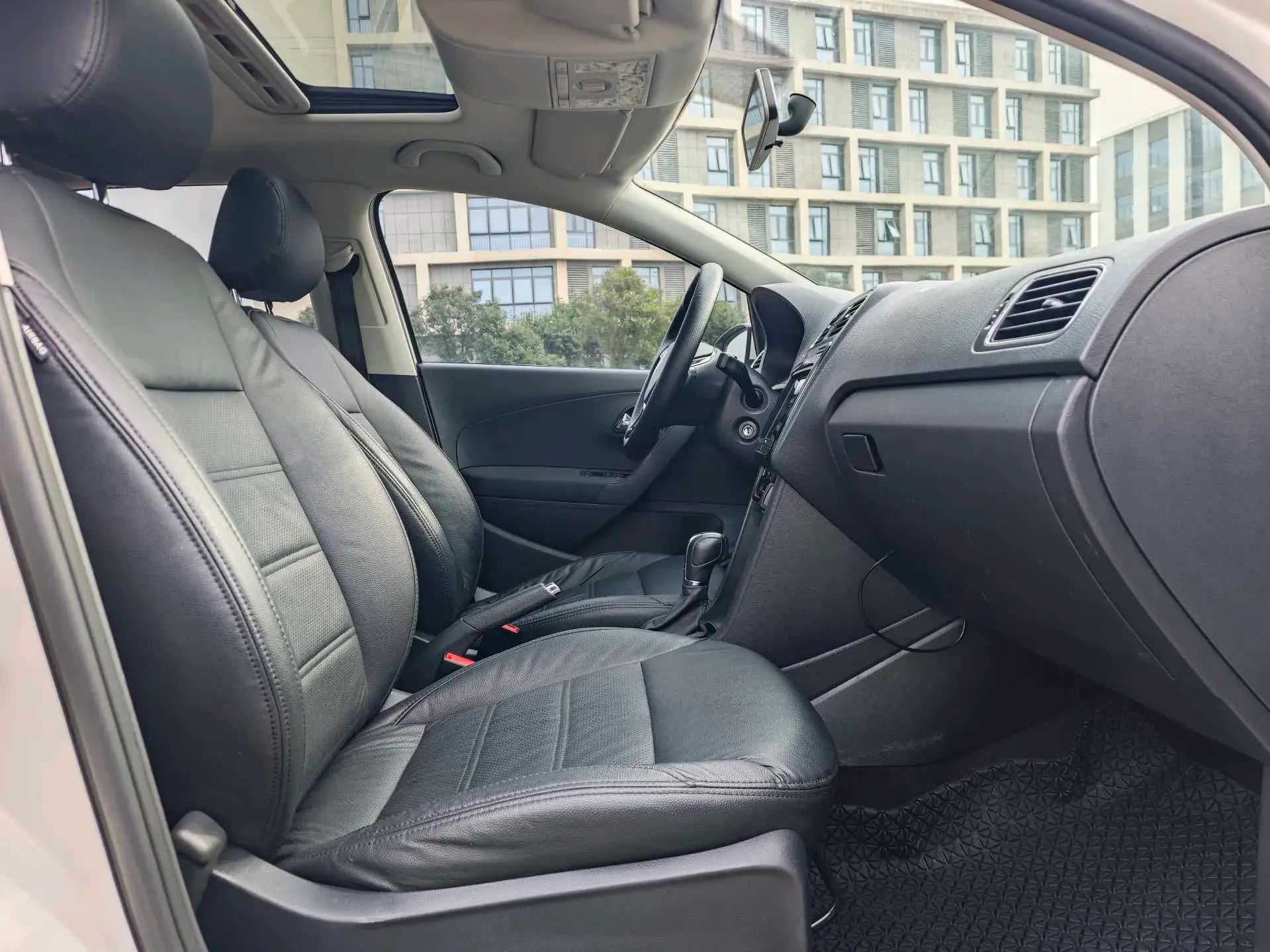 2018 VOLKSWAGEN POLO thumbnail 4