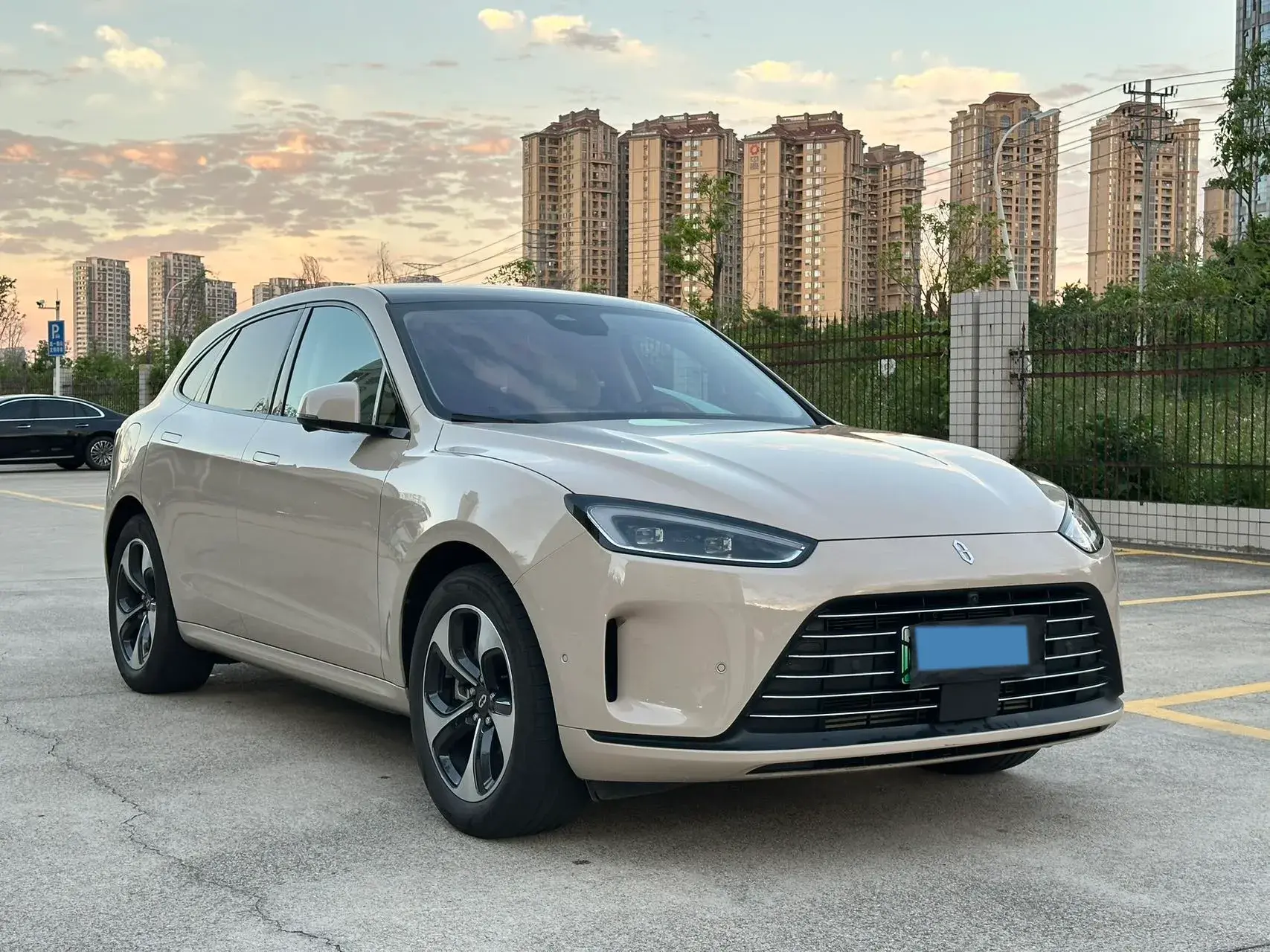 2023 AITO AITO thumbnail 3