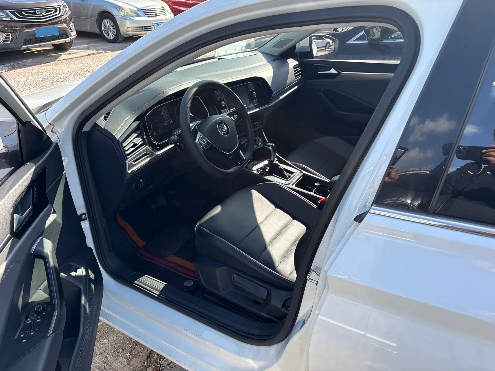 2020 VOLKSWAGEN SAGITAR thumbnail 4