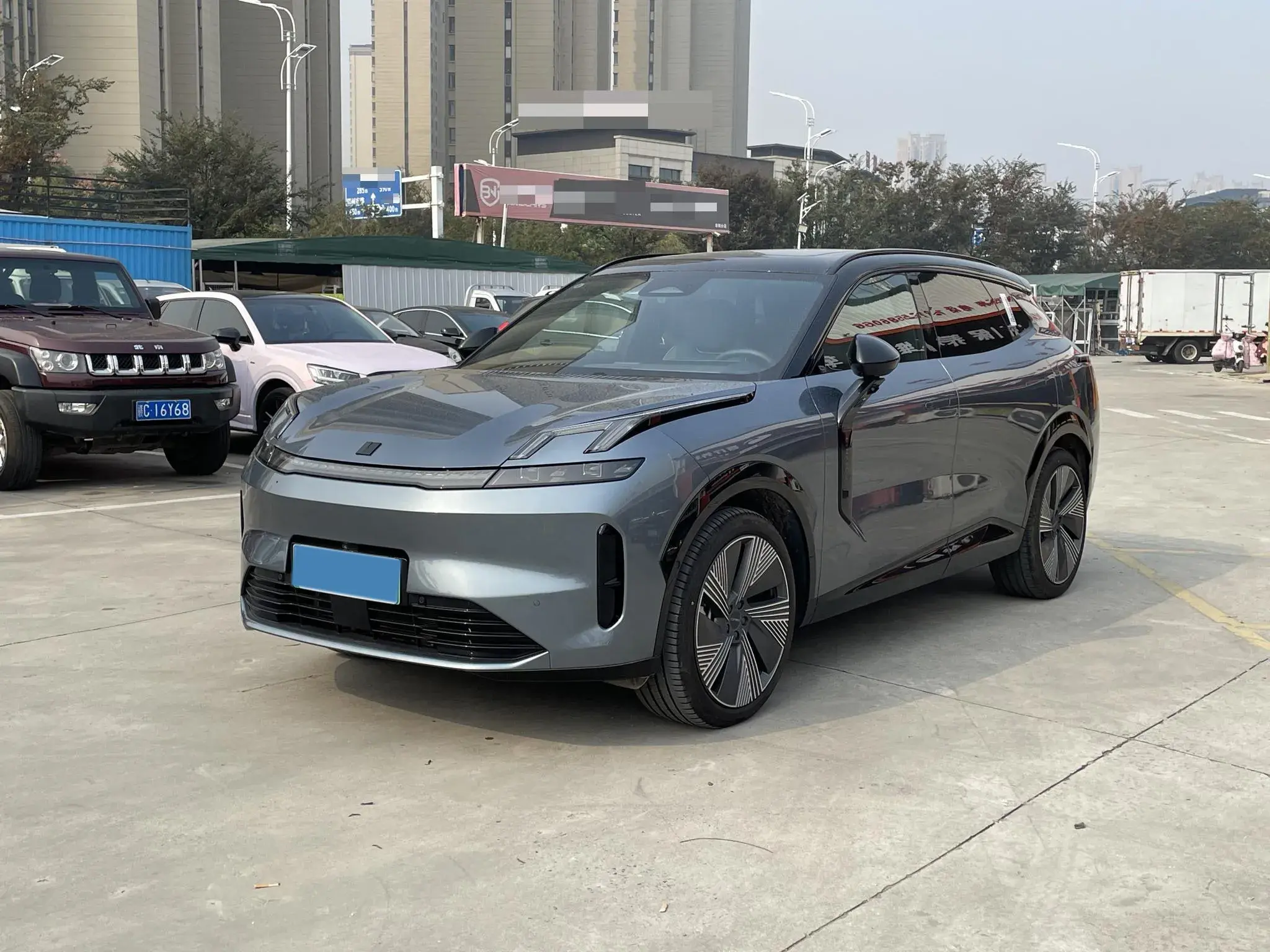 2025 LYNK&CO 08 view 1