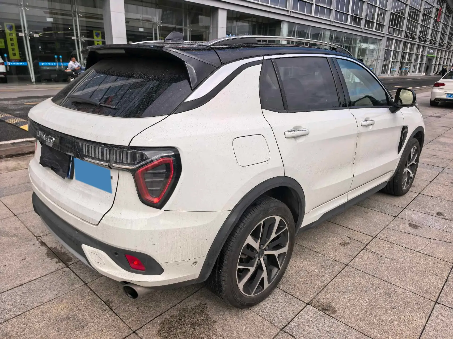 2019 LYNK&CO 01 thumbnail 4