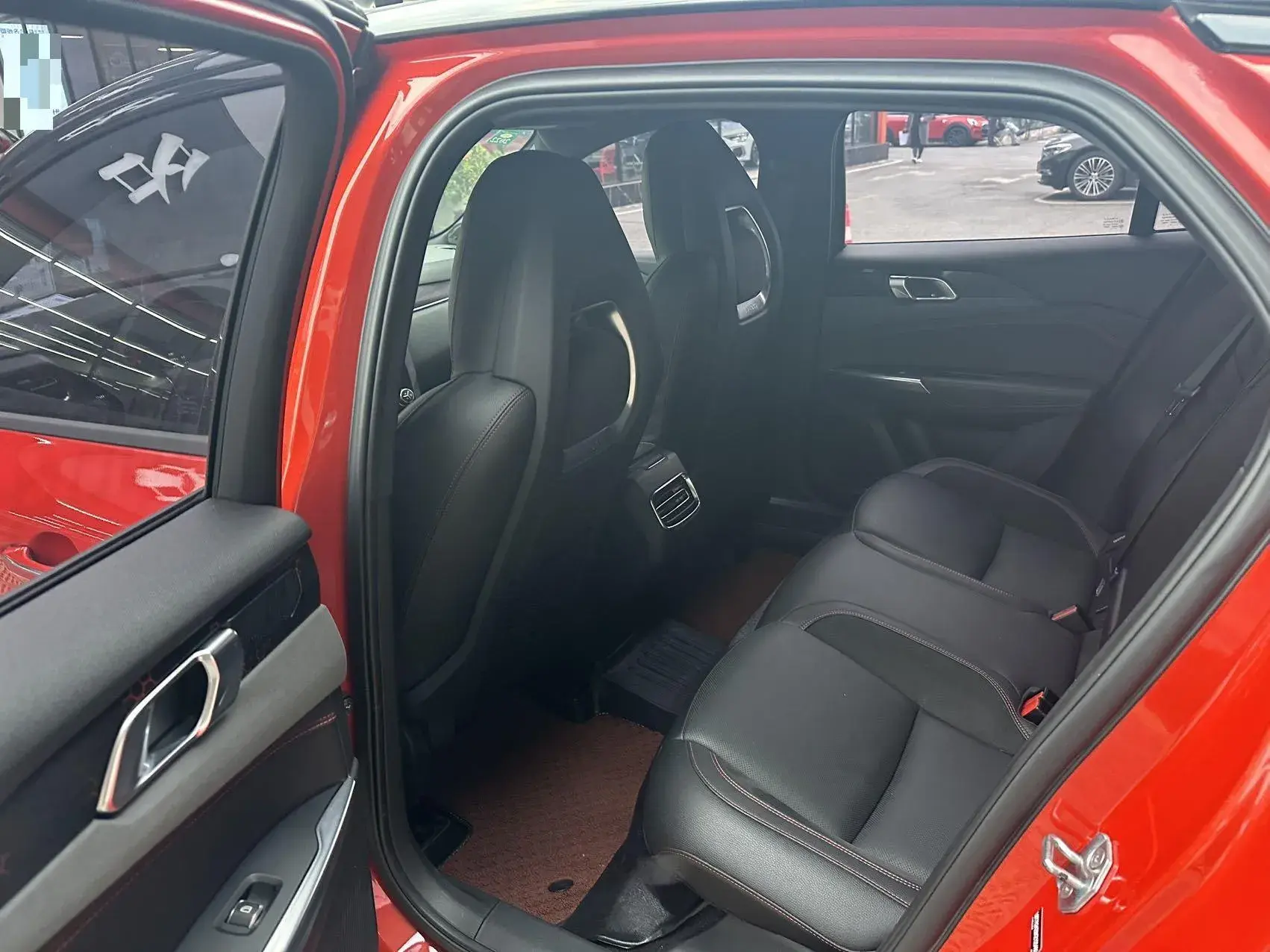 2019 LYNK&CO 03 thumbnail 4