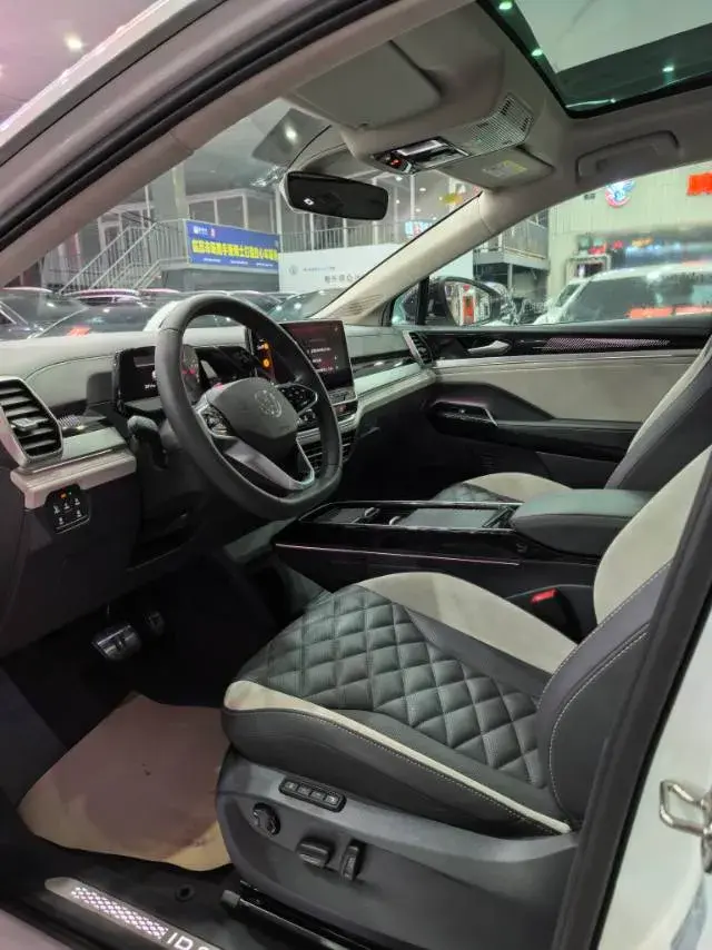 2024 VOLKSWAGEN ID.6 thumbnail 4