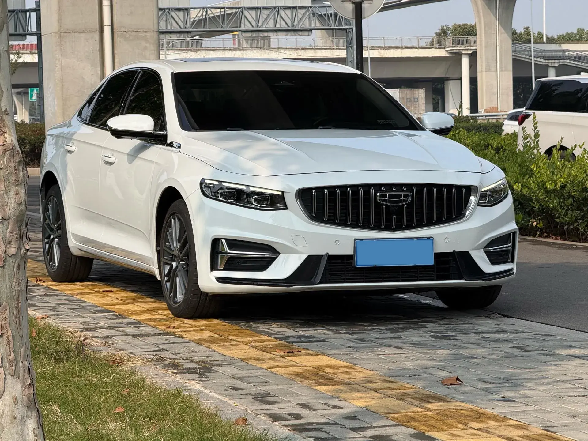 2023 GEELY PREFACE thumbnail 3