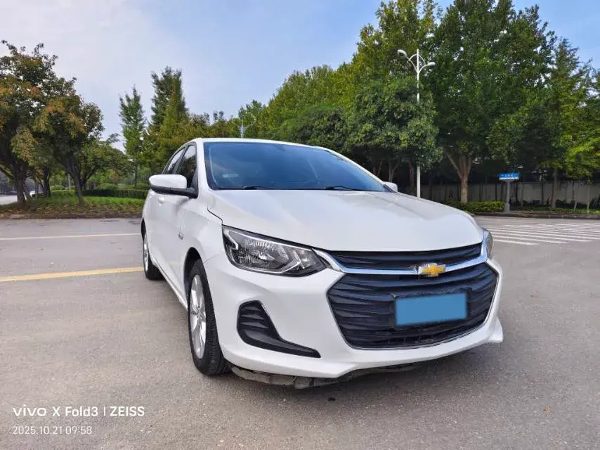 2020 CHEVROLET CAVALIER thumbnail 3