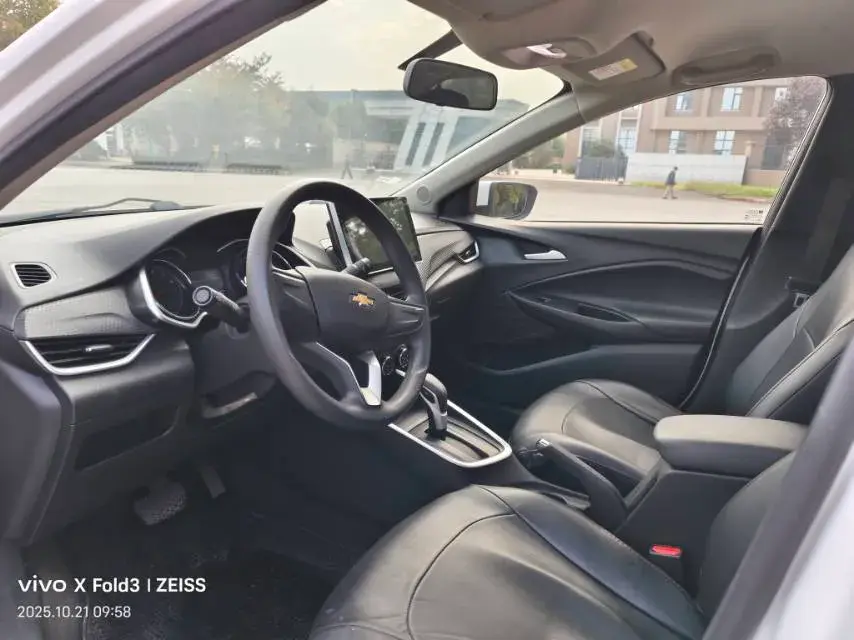 2020 CHEVROLET CAVALIER thumbnail 4