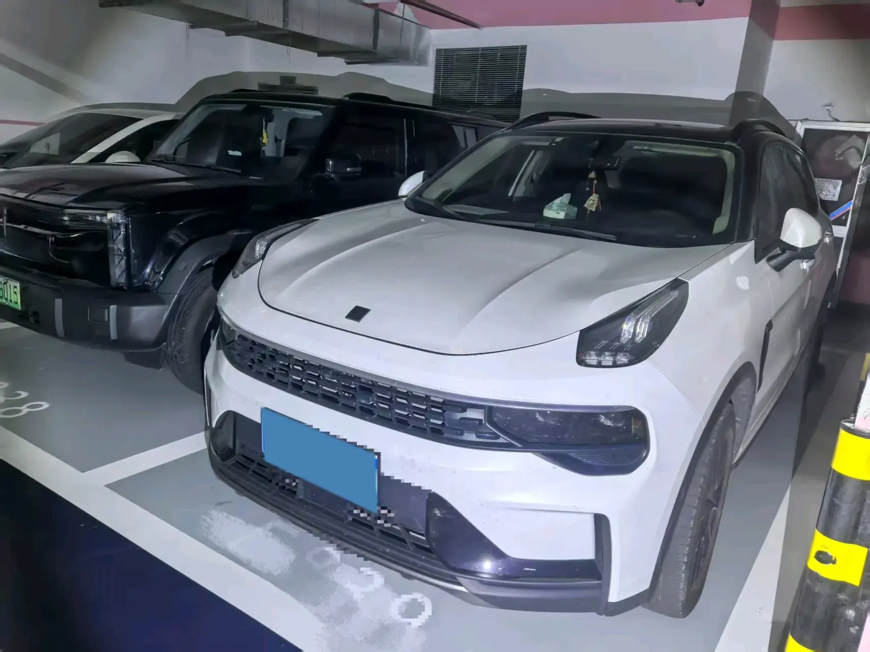 2021 LYNK&CO 01 view 1