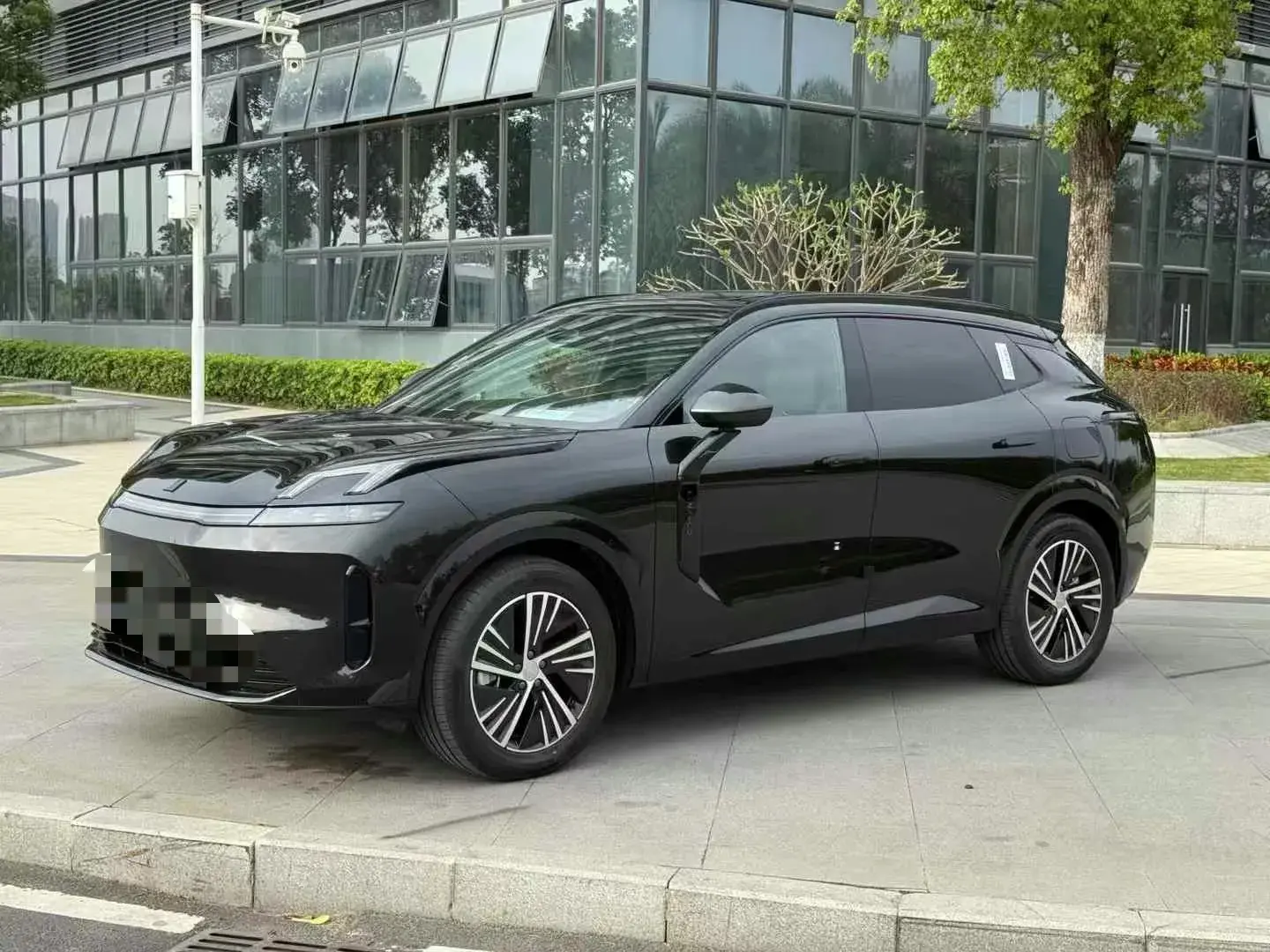 2025 LYNK&CO 08 view 1