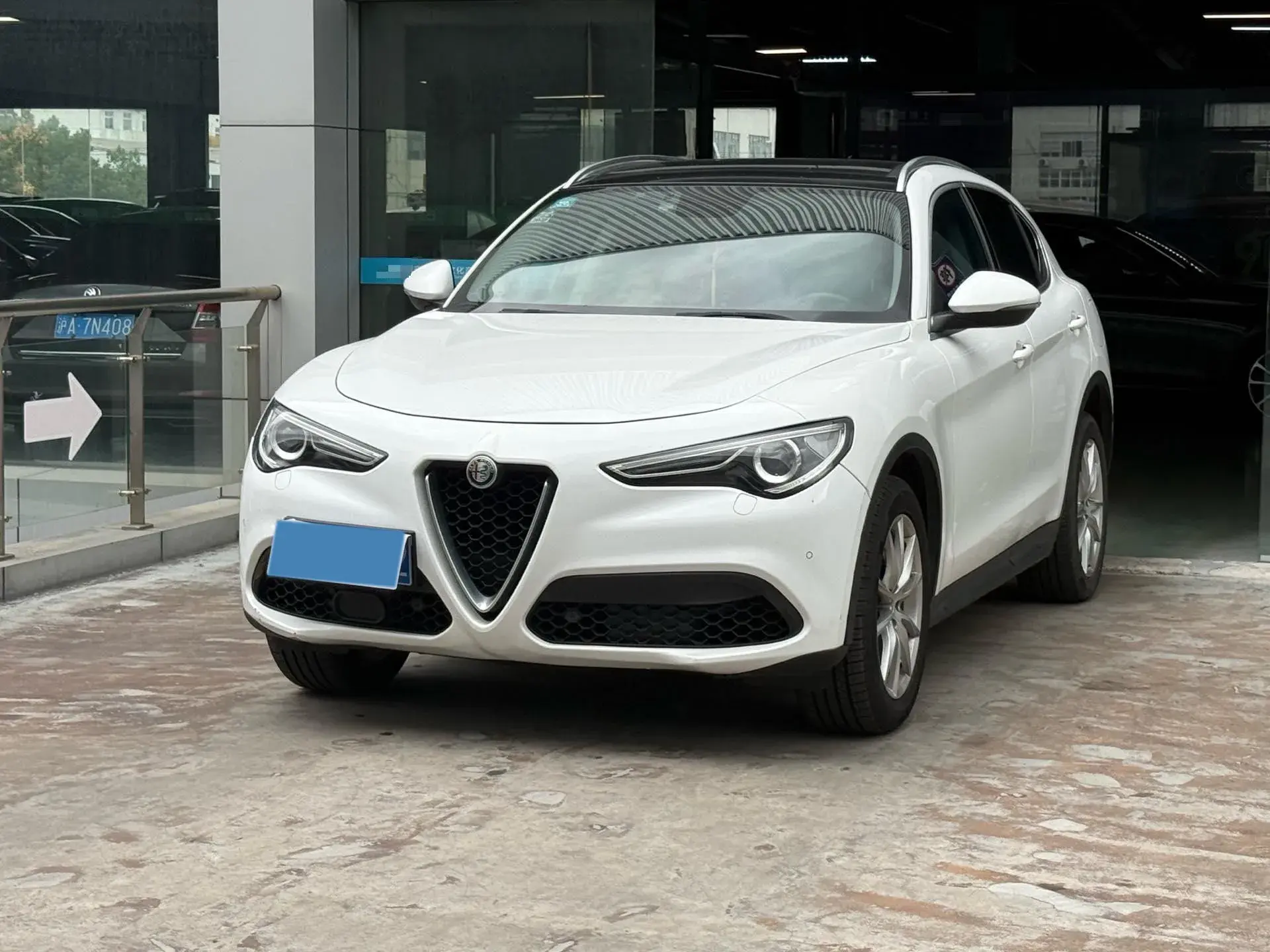 2017 ALFA ROMEO view 1
