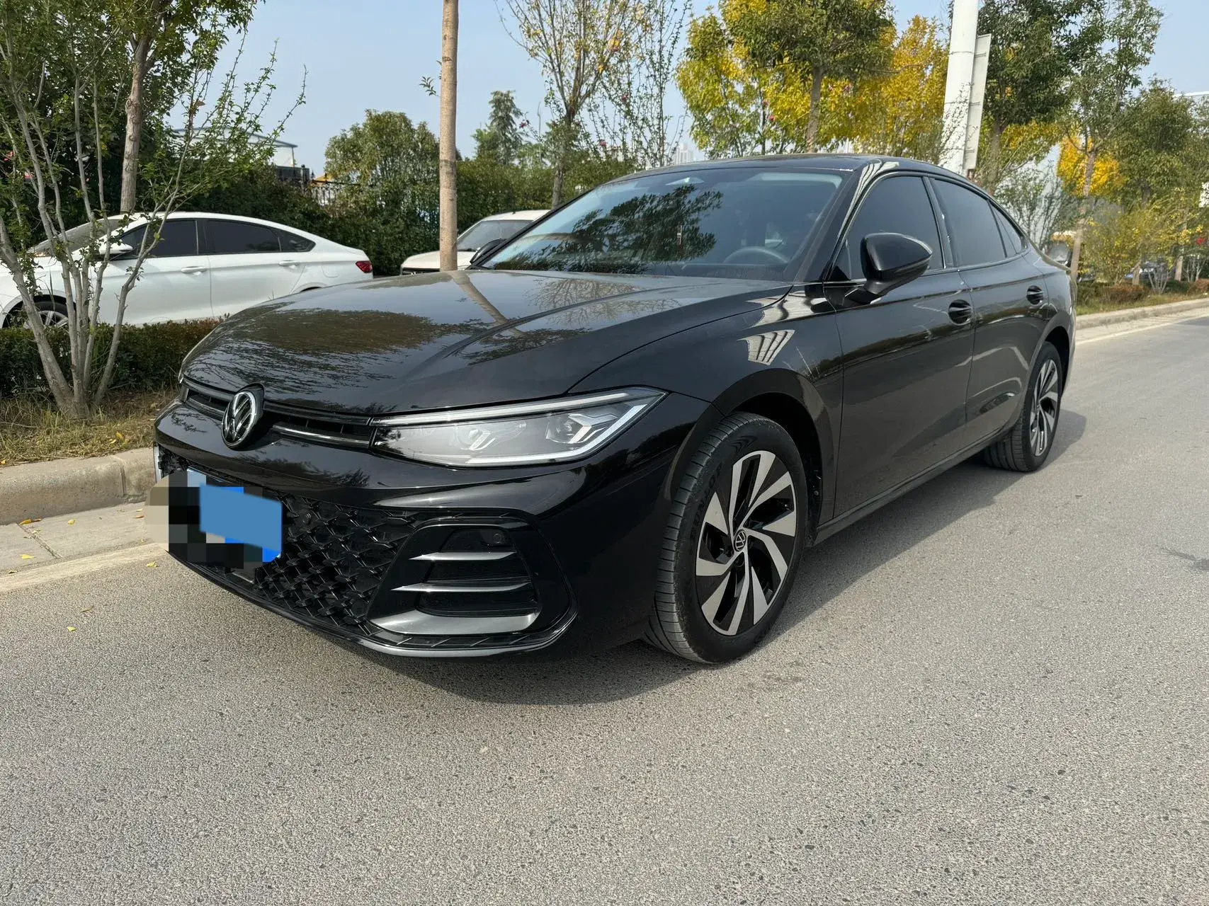 2025 VOLKSWAGEN PASSAT view 1