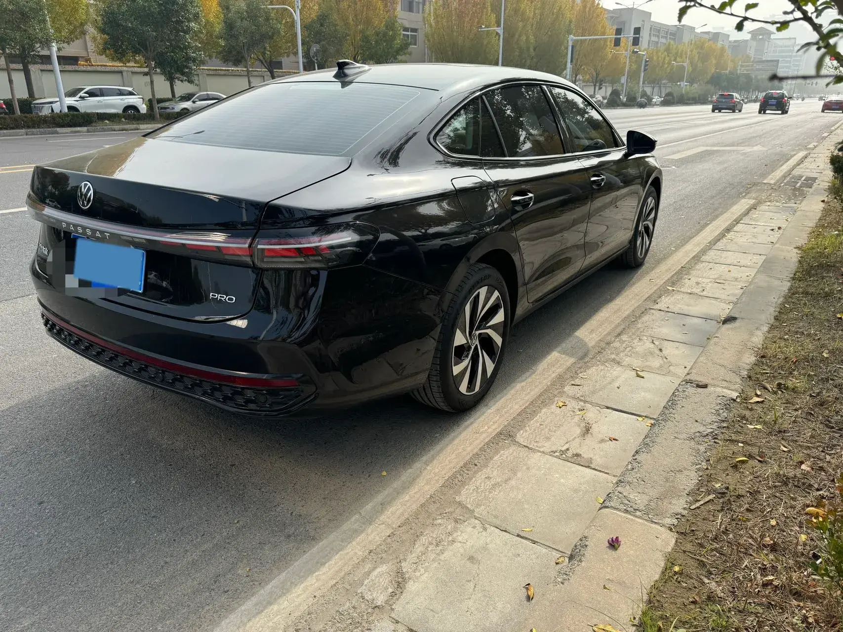 2025 VOLKSWAGEN PASSAT thumbnail 3