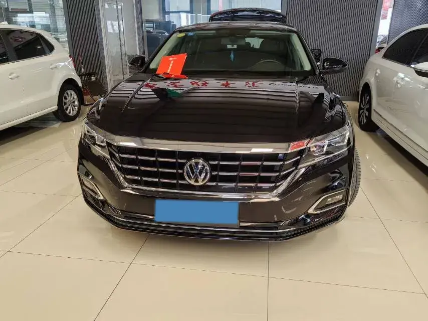 2019 VOLKSWAGEN PASSAT thumbnail 2