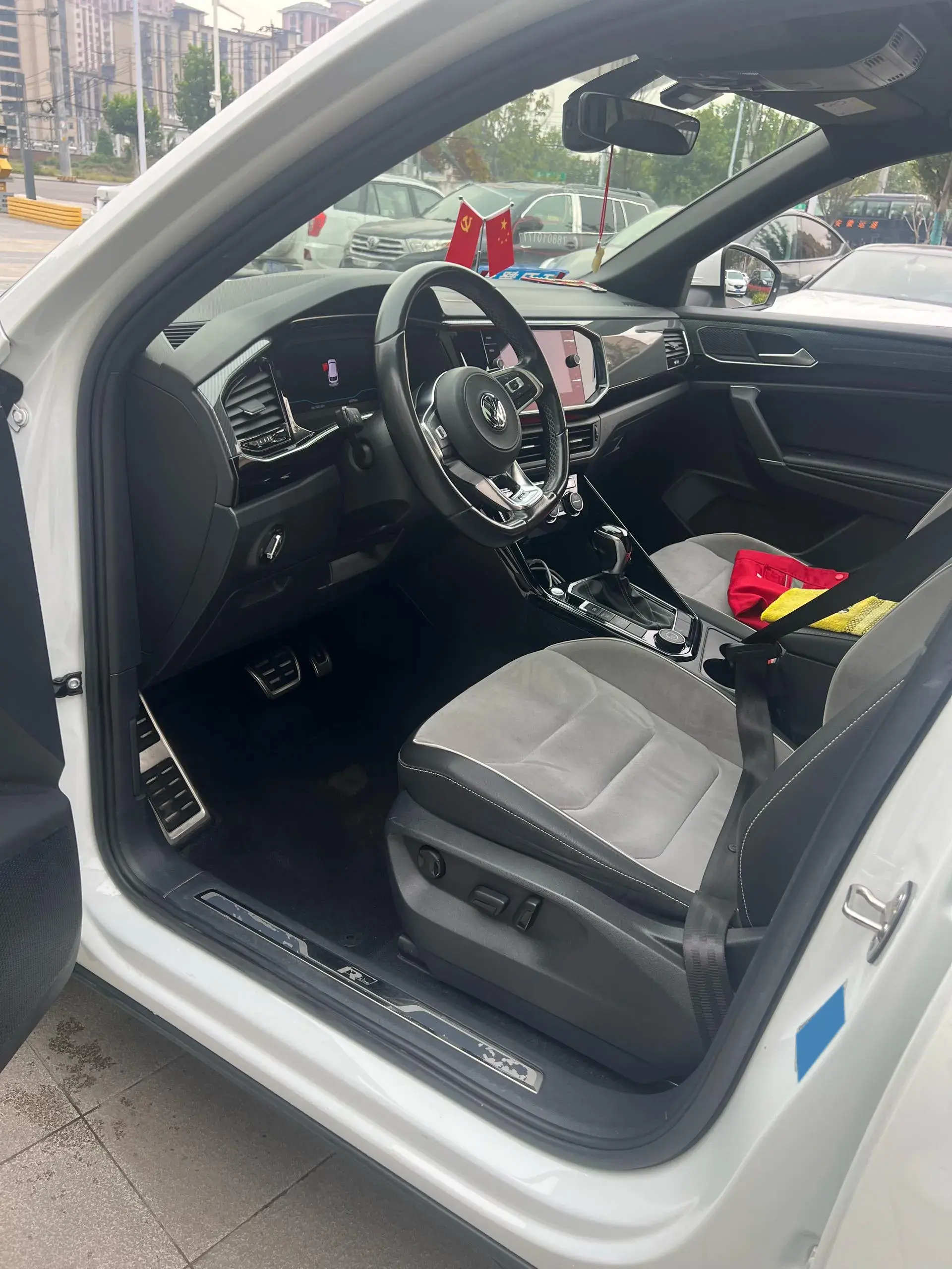 2019 VOLKSWAGEN TAYRON thumbnail 4