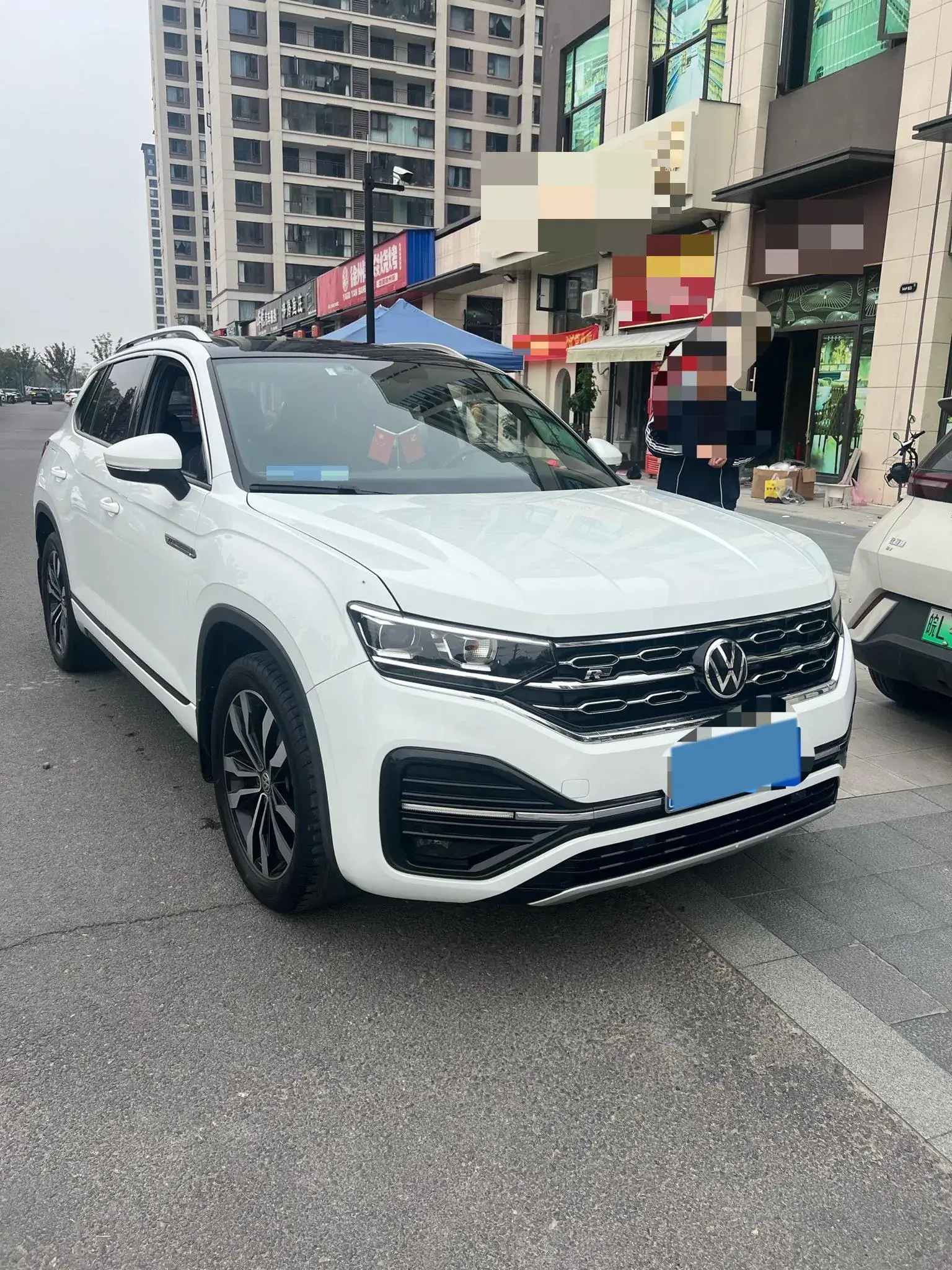 2019 VOLKSWAGEN TAYRON thumbnail 3