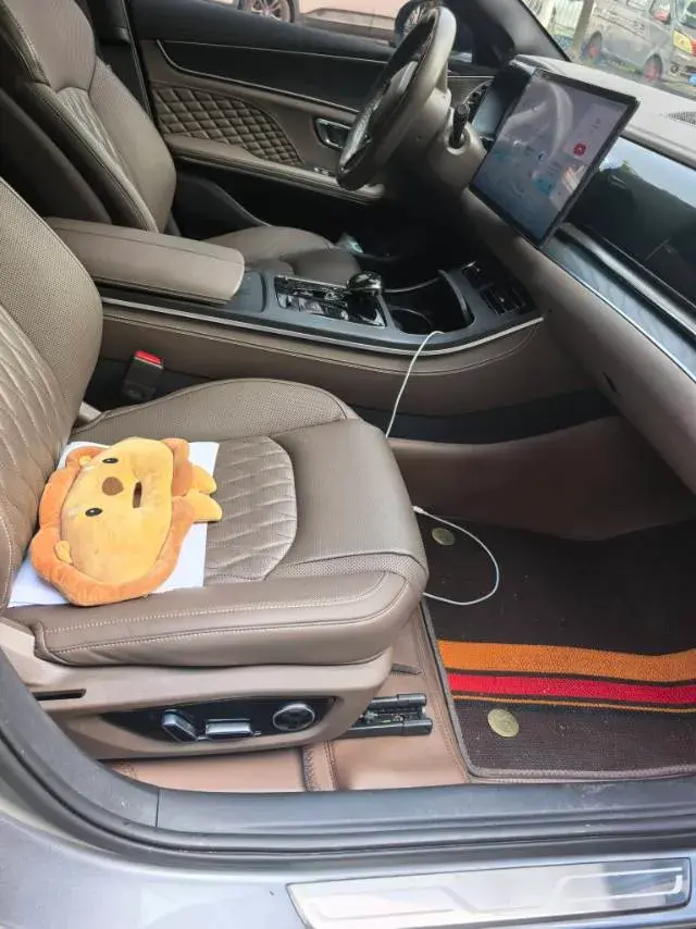 2023 BYD HAN thumbnail 3