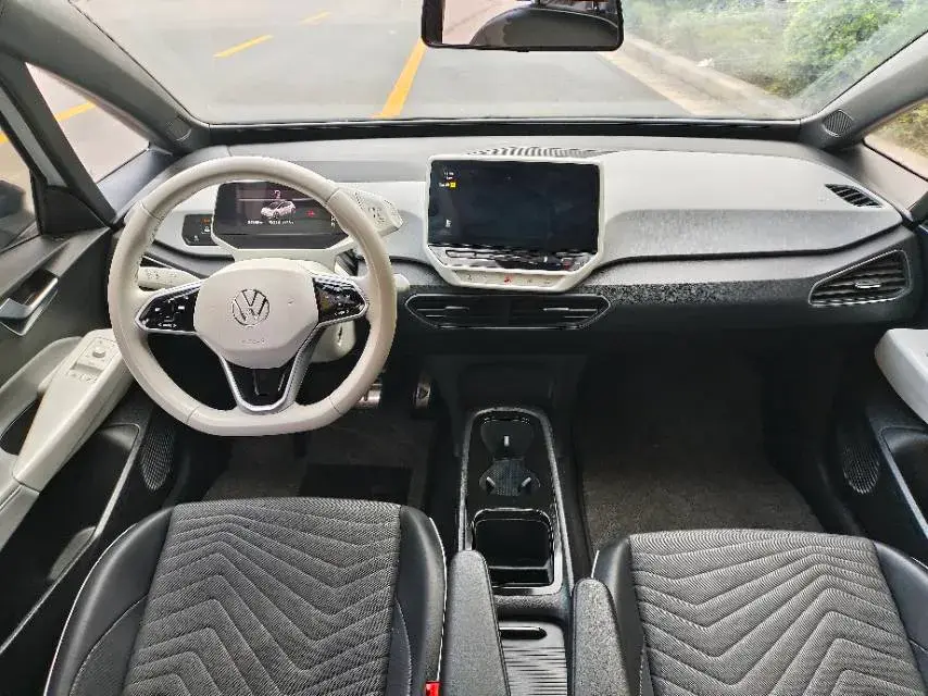 2023 VOLKSWAGEN ID.3 thumbnail 4