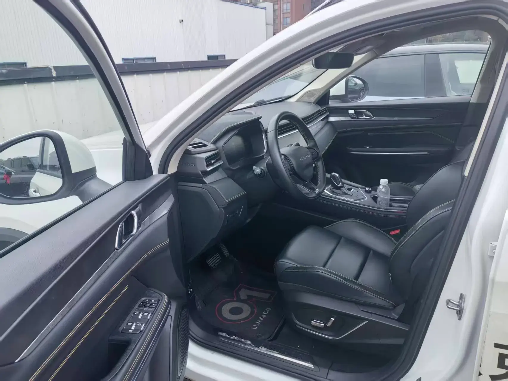 2023 LYNK&CO 01 thumbnail 2